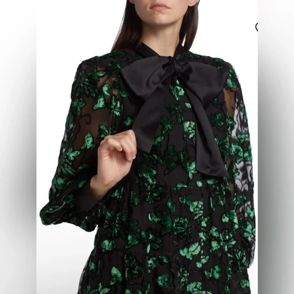 Alice + Olivia Black and Green Mini Dress - Picture 4 of 15